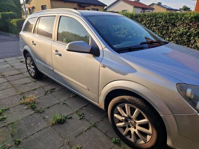Grå Begagnad 2005 Opel Astra Kombi | 18 000 kr (Dyr) - Bild 1/1