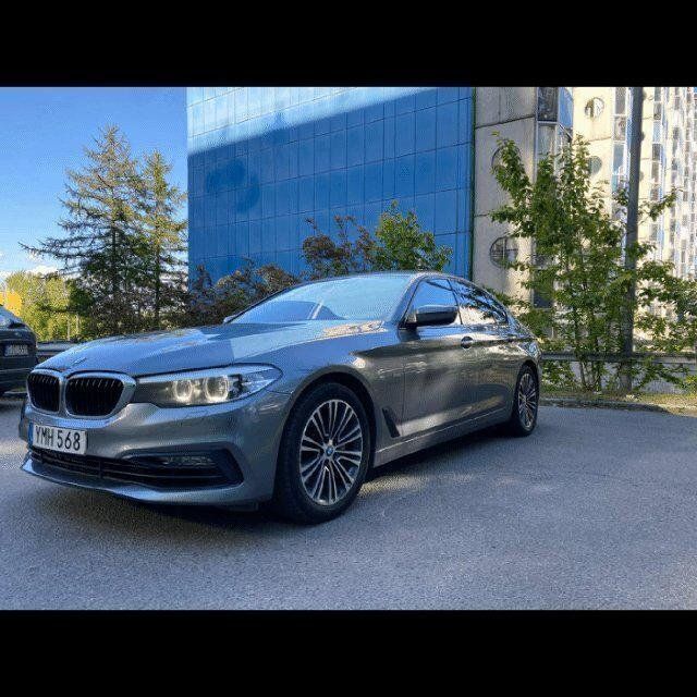 Begagnad 2017 BMW 530 Sport Line Sedan | 249 900 kr (Lite dyr) - Bild 1/4
