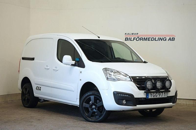 Vit Begagnad 2017 Peugeot Partner Van | 149 900 kr (Lite dyr) - Bild 1/4