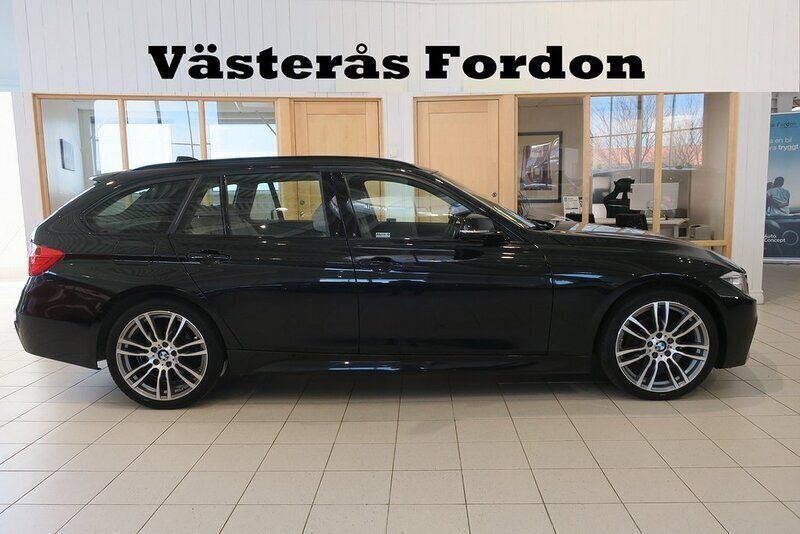 Svart Begagnad 2015 BMW 320 M Sport Kombi | 189 900 kr (Marknadspris) - Bild 1/4