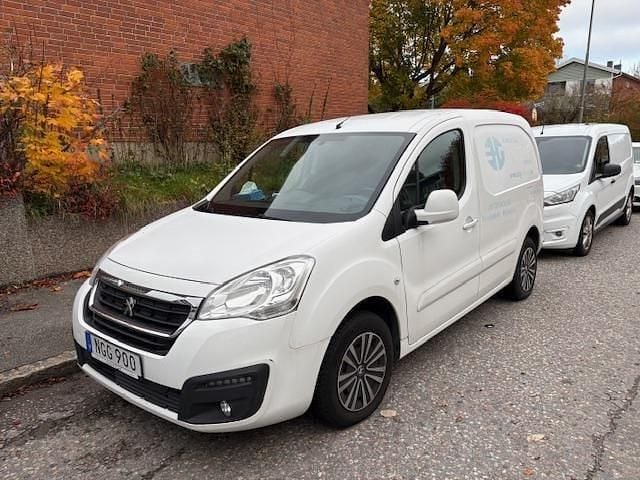 Vit Begagnad 2016 Peugeot Partner Van | 99 000 kr (Bra pris) - Bild 1/4