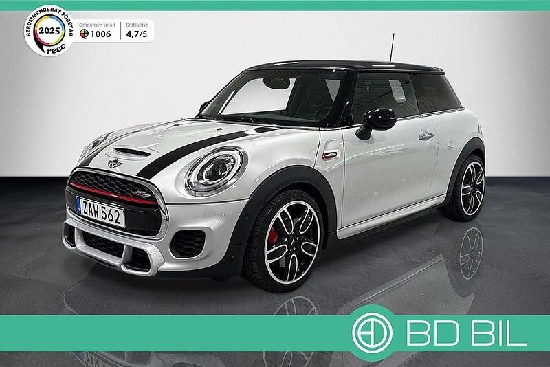 Silver Begagnad 2017 Mini John Cooper Works Chili Halvkombi | 247 900 kr (Marknadspris) - Bild 1/3