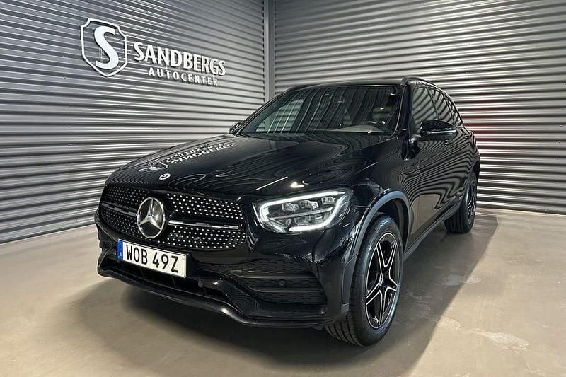Begagnad Mercedes GLC300 AMG 320 HK (235 kW) 2022 Svart