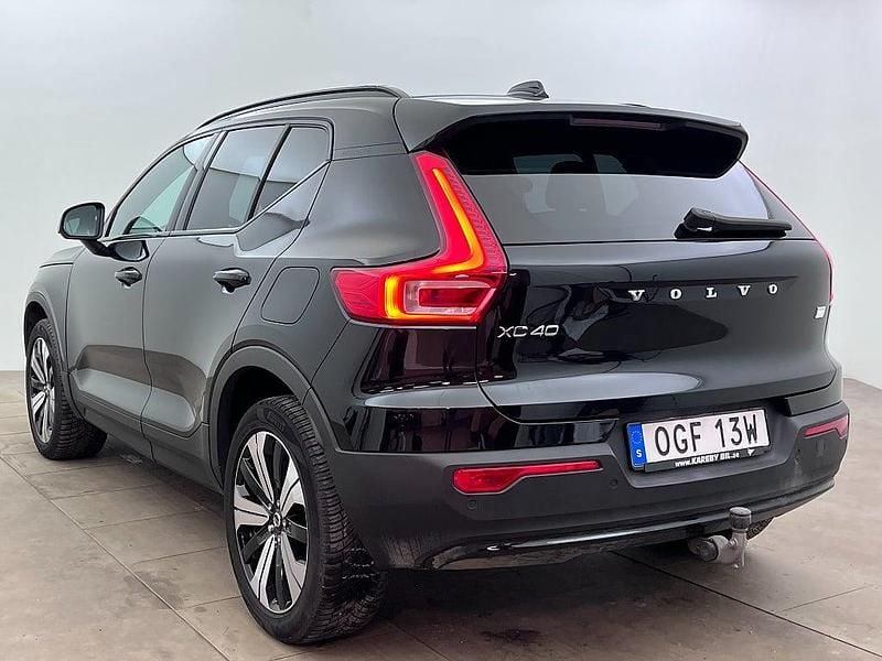 Begagnad Volvo XC40 Single Motor 185 kW (252 HK) 2023 Svart SUV