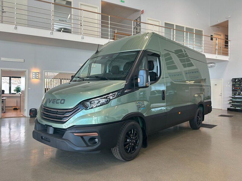 Grön Ny 2025 Iveco Daily Van | 686 250 kr - Bild 1/4
