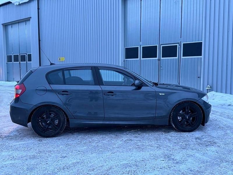 Begagnad BMW 120 Advantage 150 HK (110 kW) 2007 Grå Halvkombi
