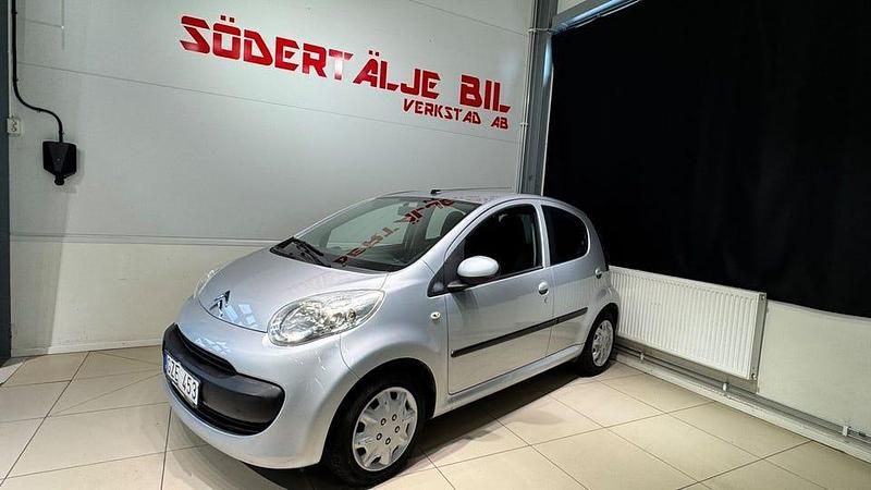 Silver Begagnad 2008 Citroën C1 Halvkombi | 29 900 kr (Marknadspris) - Bild 1/4