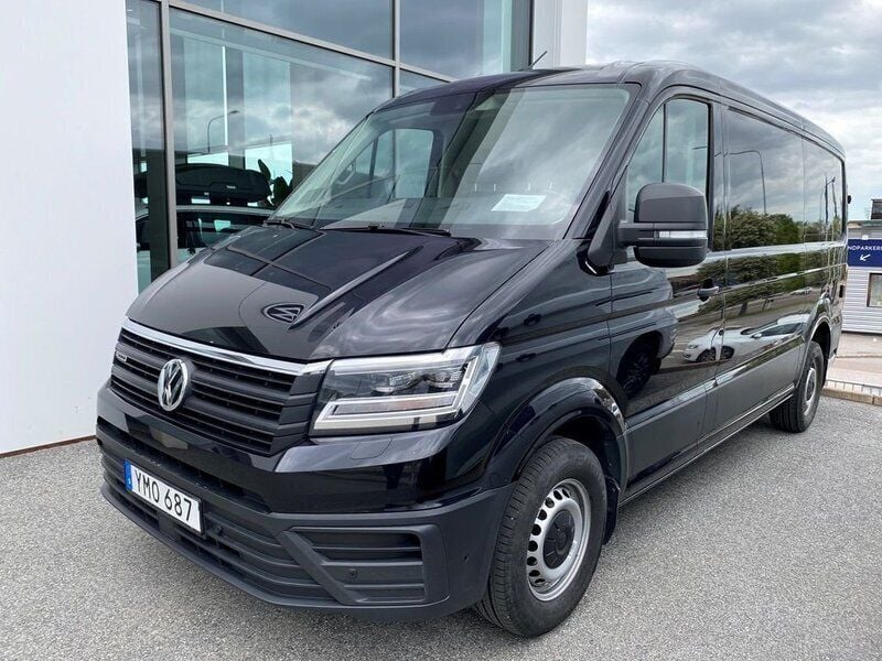 Svart (deep black pärleffekt) Begagnad 2018 VW Crafter Van | 319 000 kr (Superpris) - Bild 1/4