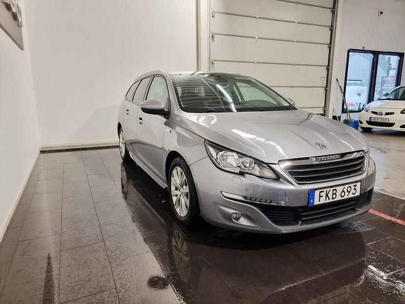 Begagnad Peugeot 308 SW Active 120 HK (88 kW) 2016 Grå Kombi