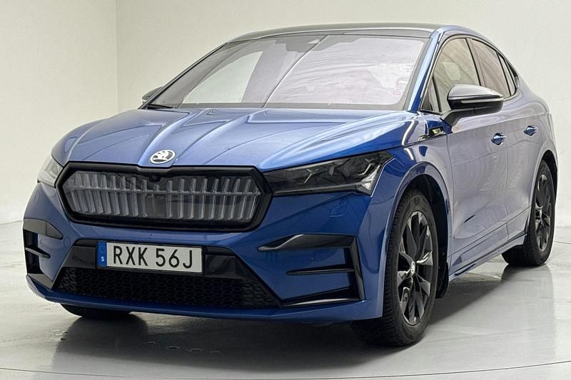 Blå Begagnad 2022 Skoda Enyaq iV RS SUV | 350 000 kr (Marknadspris) - Bild 1/4