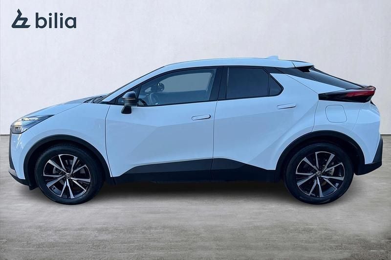 Begagnad Toyota C-HR Style 226 HK (166 kW) 2024 Vit SUV