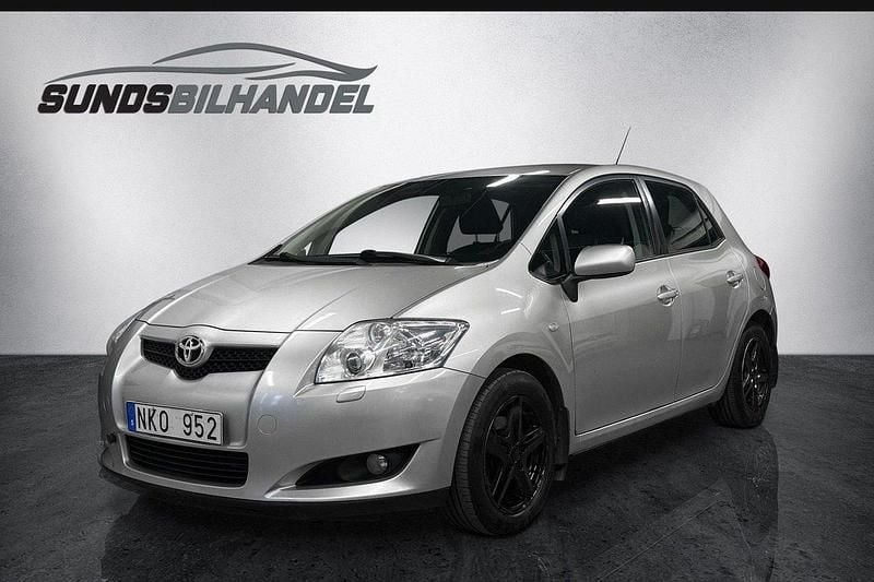 Silver Begagnad 2007 Toyota Auris Halvkombi | 44 900 kr (Marknadspris) - Bild 1/4