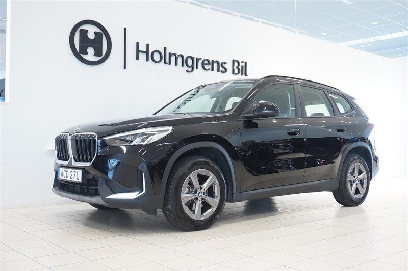 Svart Begagnad 2024 BMW X1 Shadowline SUV | 529 900 kr - Bild 1/4