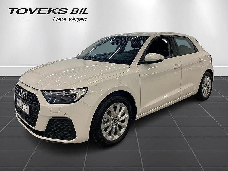 Vit (cortinavit) Begagnad 2024 Audi A1 Proline Halvkombi | 224 900 kr (Superpris) - Bild 1/4