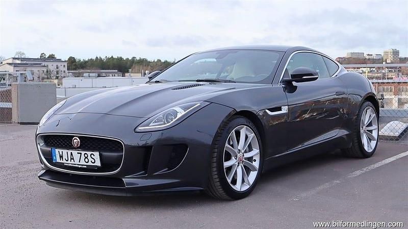 Begagnad Jaguar F-Type 340 HK (250 kW) 2016 Grå Sportkupé