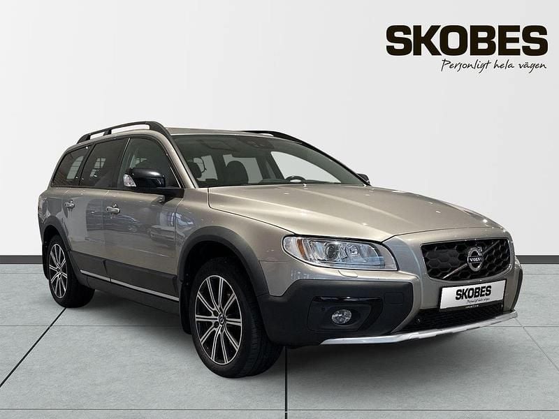 Ljusbrun (brun) Begagnad 2016 Volvo XC70 Standard SUV | 199 900 kr (Bra pris) - Bild 1/3