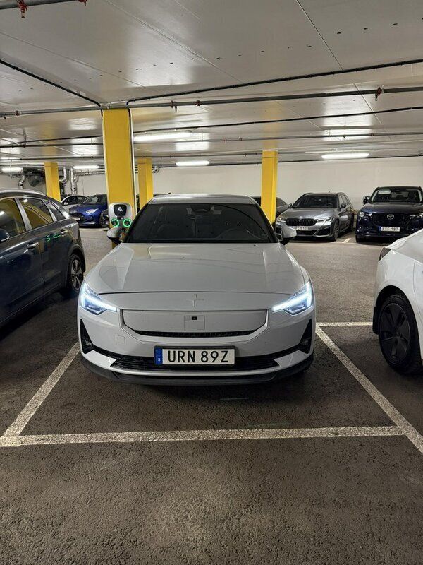 Silver Begagnad 2024 Polestar 2 Sedan | 399 000 kr (Lite dyr) - Bild 1/4