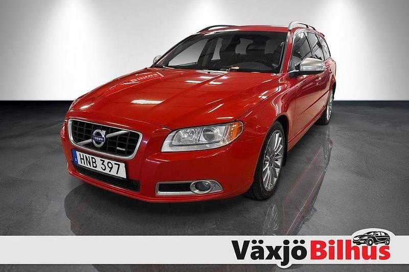 Röd Begagnad 2010 Volvo V70 R-Design Kombi | 99 900 kr (Marknadspris) - Bild 1/4