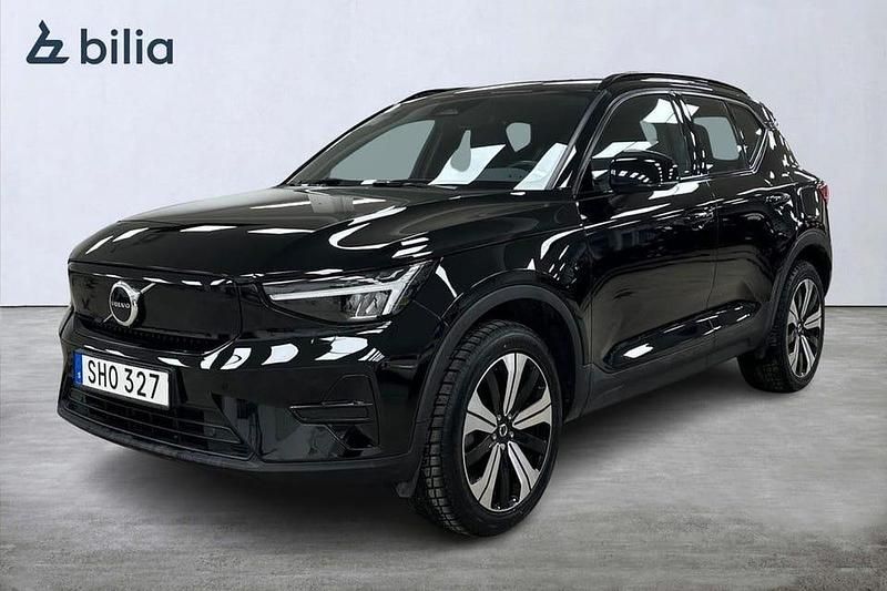 Begagnad Volvo XC40 Core 185 kW (252 HK) 2022 Svart SUV