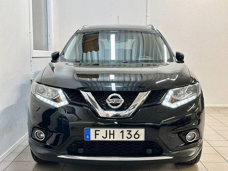 Begagnad Nissan X-Trail 360º 131 HK (96 kW) 2014 Svart SUV