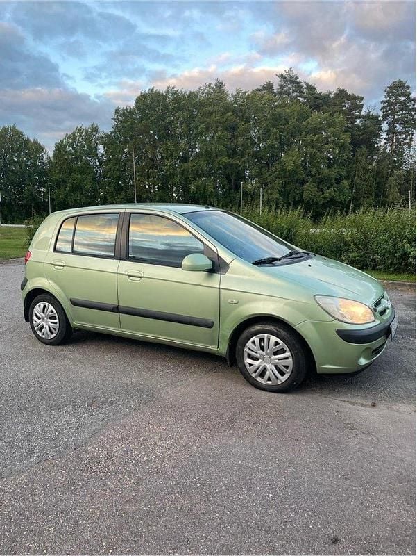 Grön Begagnad 2006 Hyundai Getz Halvkombi | 10 000 kr (Bra pris) - Bild 1/4