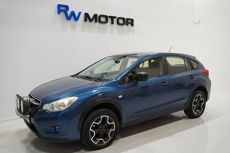 Mörkblå Begagnad 2012 Subaru XV SUV | 59 800 kr (Marknadspris) - Bild 1/4