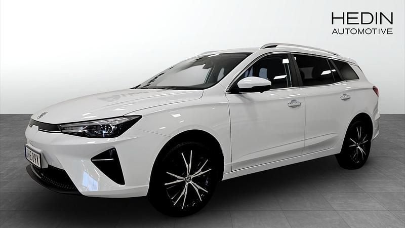 Vit (white) Begagnad 2022 MG MG5 EV Luxury Kombi | 229 900 kr (Marknadspris) - Bild 1/4