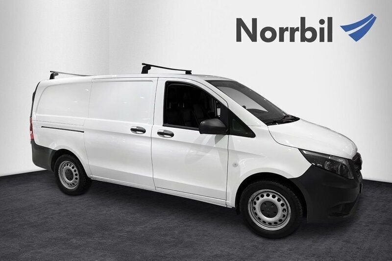 Vit Begagnad 2021 Mercedes Vito Minibuss | 399 000 kr (Lite dyr) - Bild 1/4