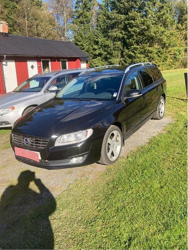 Svart Begagnad 2016 Volvo V70 Standard Kombi | 110 000 kr (Bra pris) - Bild 1/4