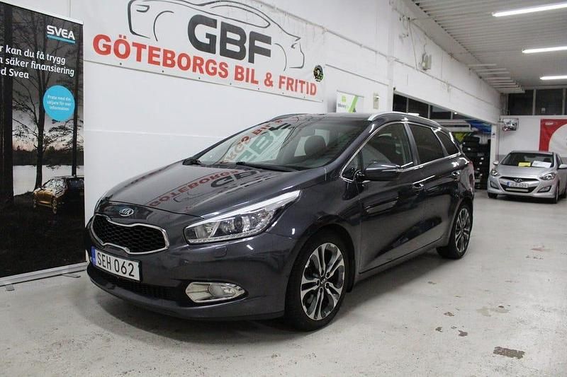 Grå Begagnad 2015 Kia Ceed Sportswagon Kombi | 89 900 kr (Marknadspris) - Bild 1/3