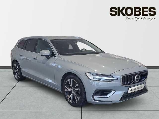Grå Begagnad 2024 Volvo V60 Kombi | 349 600 kr (Bra pris) - Bild 1/3