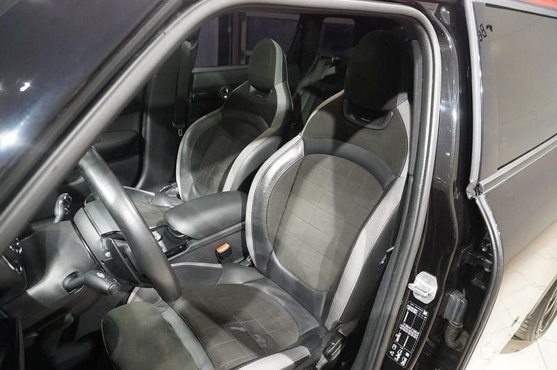 Begagnad Mini John Cooper Works Clubman 306 HK (225 kW) 2020 Svart Kombi