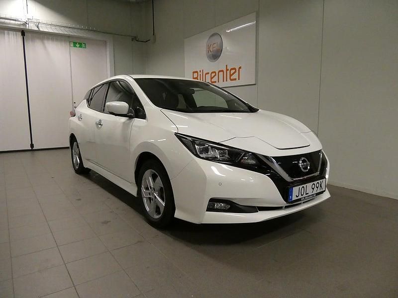 Begagnad Nissan Leaf 110 kW (150 HK) 2021 Vit Halvkombi
