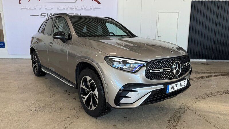 Silver Begagnad 2023 Mercedes GLC400d AMG line SUV | 729 900 kr (Marknadspris) - Bild 1/4