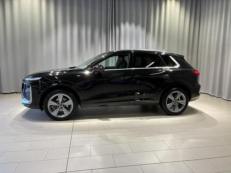 Ny Audi Q3 S-Line 2026 Svart SUV