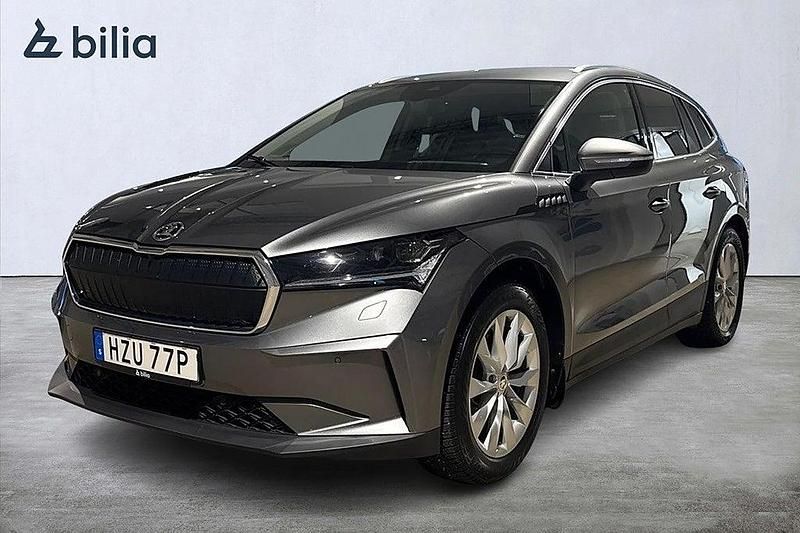 Grå Begagnad 2022 Skoda Enyaq iV SUV | 369 000 kr (Marknadspris) - Bild 1/4
