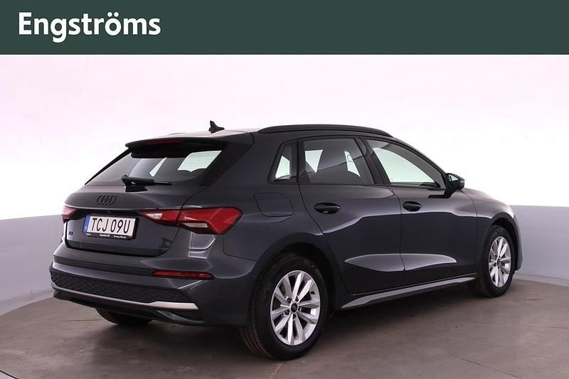 Begagnad Audi A3 Premium 150 HK (110 kW) 2025 Manhattangrå metallic Halvkombi