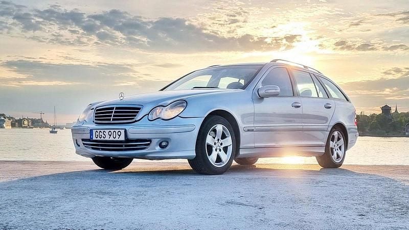 Silver Begagnad 2007 Mercedes C230 Avantgarde Kombi | 60 000 kr (Marknadspris) - Bild 1/4