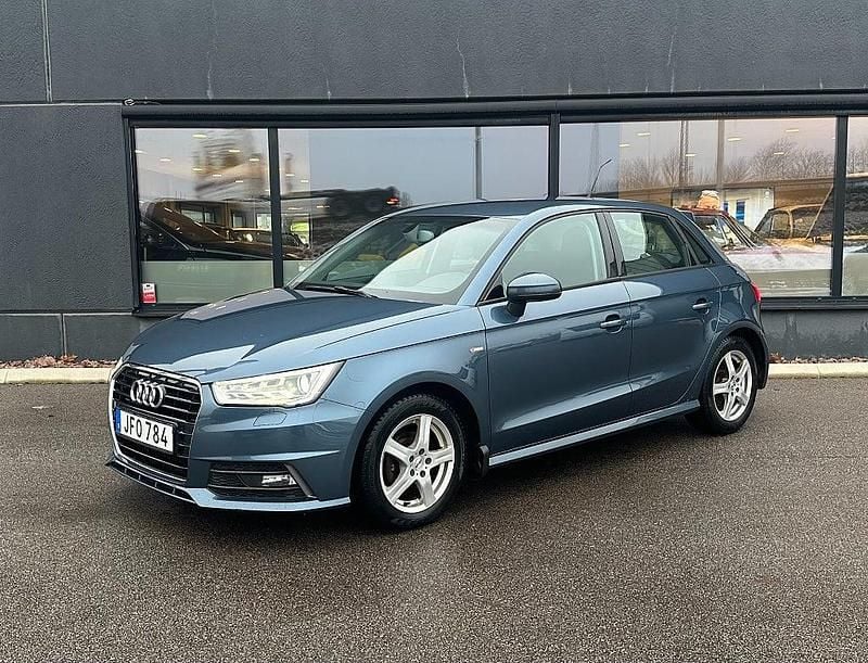 Blå Begagnad 2016 Audi A1 Sportback S-Line Halvkombi | 90 000 kr (Marknadspris) - Bild 1/4
