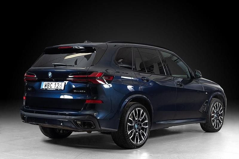 Begagnad BMW X5 M Sport 490 HK (360 kW) 2023 Svart SUV