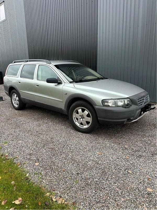 Grön Begagnad 2004 Volvo XC70 Business Edition Kombi | 9 000 kr - Bild 1/4