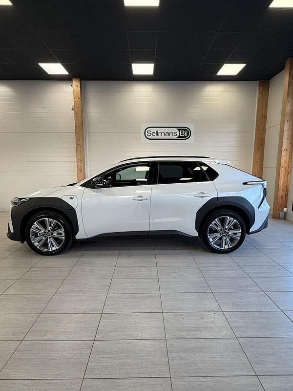 Vit Begagnad 2024 Subaru Solterra SUV | 445 000 kr (Bra pris) - Bild 1/4