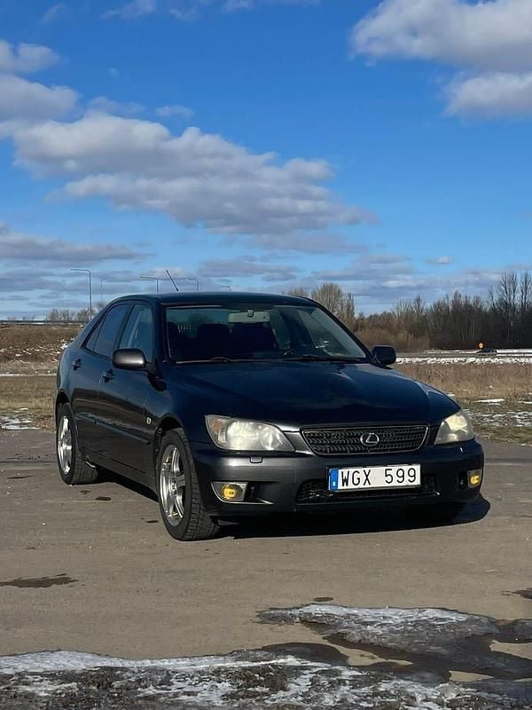 Begagnad Lexus IS200 155 HK (114 kW) 2005