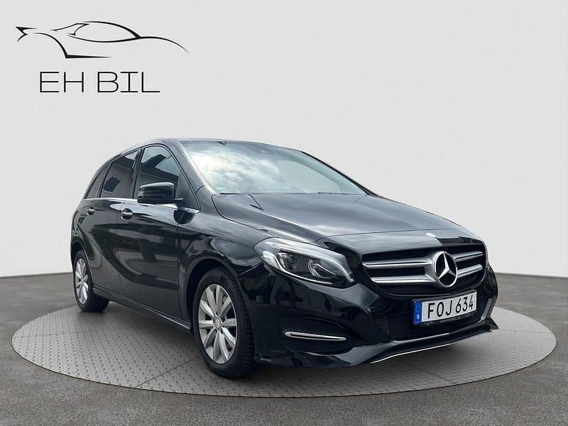 Begagnad Mercedes B220 Style 177 HK (130 kW) 2015 Svart Minibuss