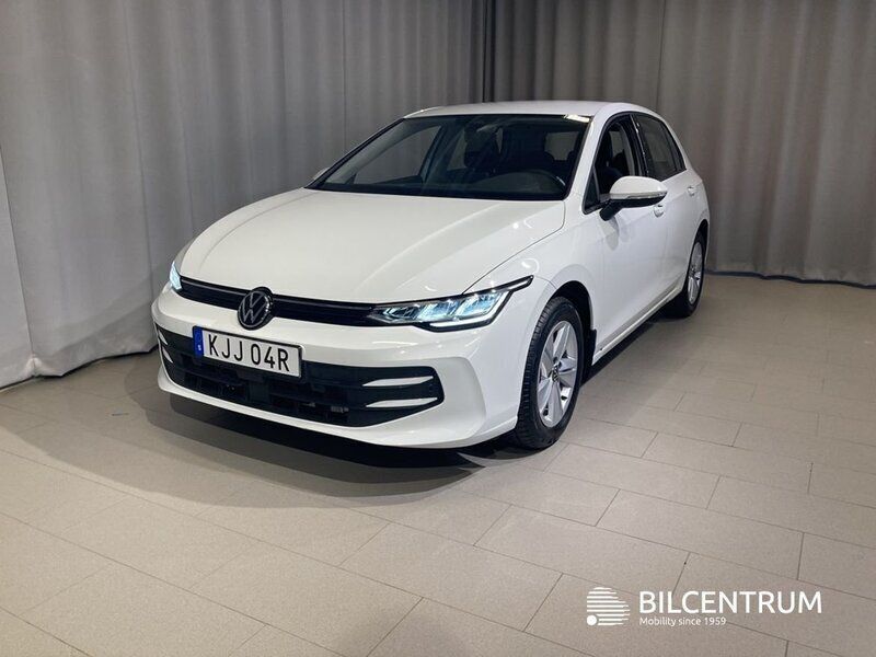 Vit Begagnad 2025 VW Golf VIII Life Halvkombi | 299 900 kr (Bra pris) - Bild 1/4