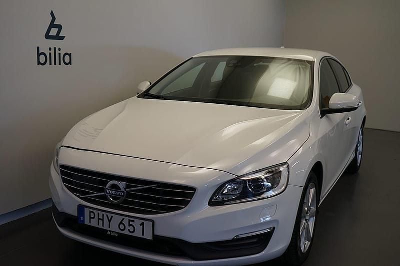 Vit Begagnad 2017 Volvo S60 Business Edition Sedan | 179 500 kr (Marknadspris) - Bild 1/3