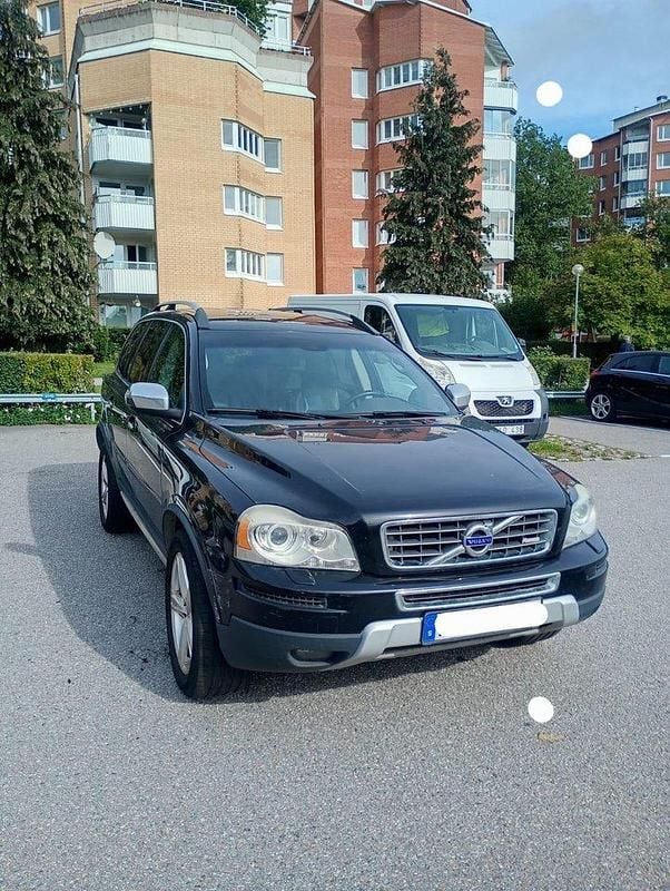 Svart Begagnad 2011 Volvo XC90 R-Design SUV | 115 000 kr - Bild 1/4