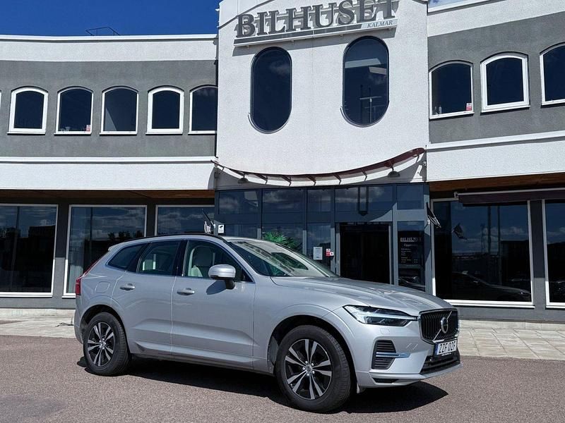 Silver Begagnad 2021 Volvo XC60 Momentum SUV | 369 900 kr (Marknadspris) - Bild 1/4