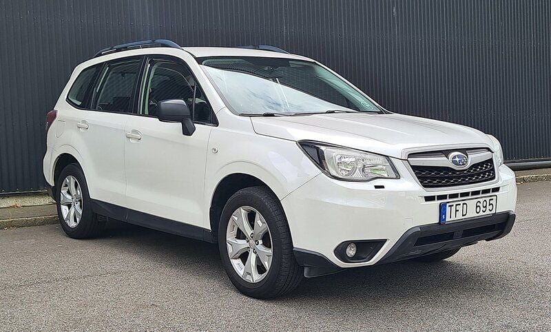 Vit Begagnad 2012 Subaru Forester SUV | 65 900 kr (Marknadspris) - Bild 1/4
