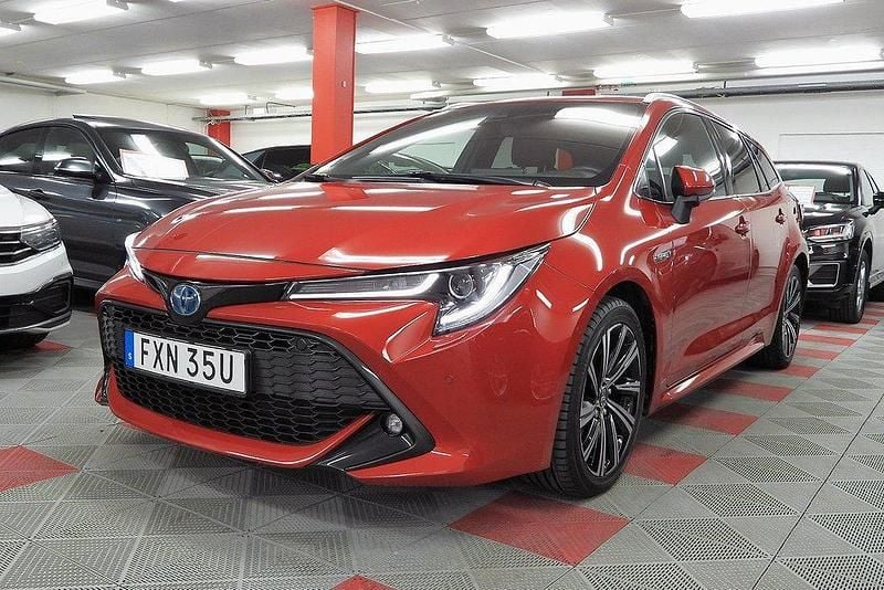 Röd Begagnad 2021 Toyota Corolla Style Kombi | 244 500 kr (Bra pris) - Bild 1/4